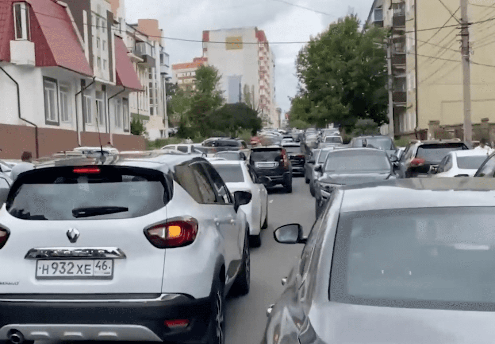 «Люди переплывают речку, через леса, болота». Жители Курской области массово жалуются на отсутствие эвакуации, помочь пытаются волонтеры