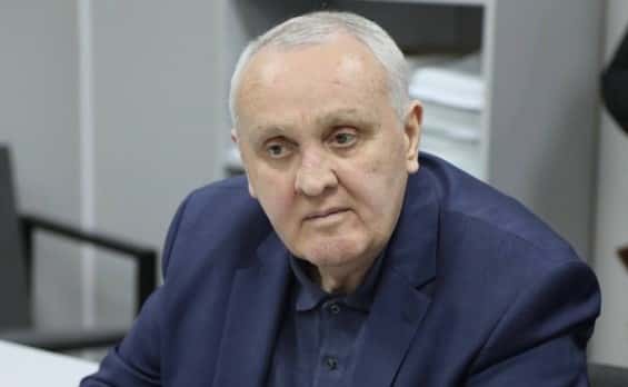 Президент Абхазии Бжания и премьер Анкваб подали в отставку по соглашению с оппозицией