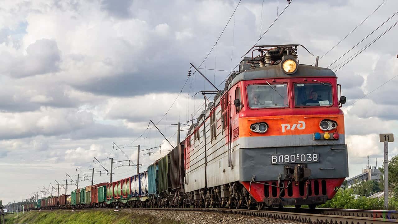 РБК: РЖД заставляет персонал брать дополнительные неоплачиваемые выходные, чтобы избежать массовых увольнений