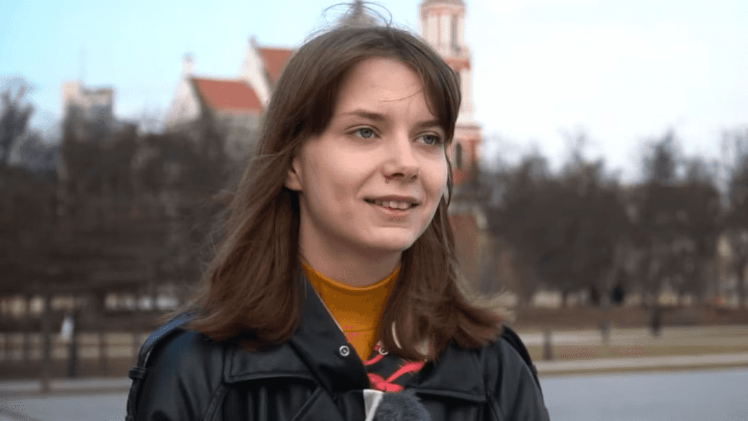 Минюст объявил «иноагентами» публициста Анатолия Несмияна и бывшую политзаключенную Олесю Кривцову 