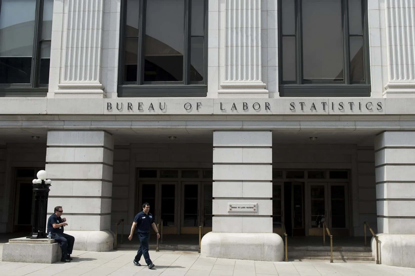 Трамп отозвал кандидатуру лоялиста на должность руководителя Бюро трудовой статистики. Прошлого уволили за «плохой» отчет о росте занятости