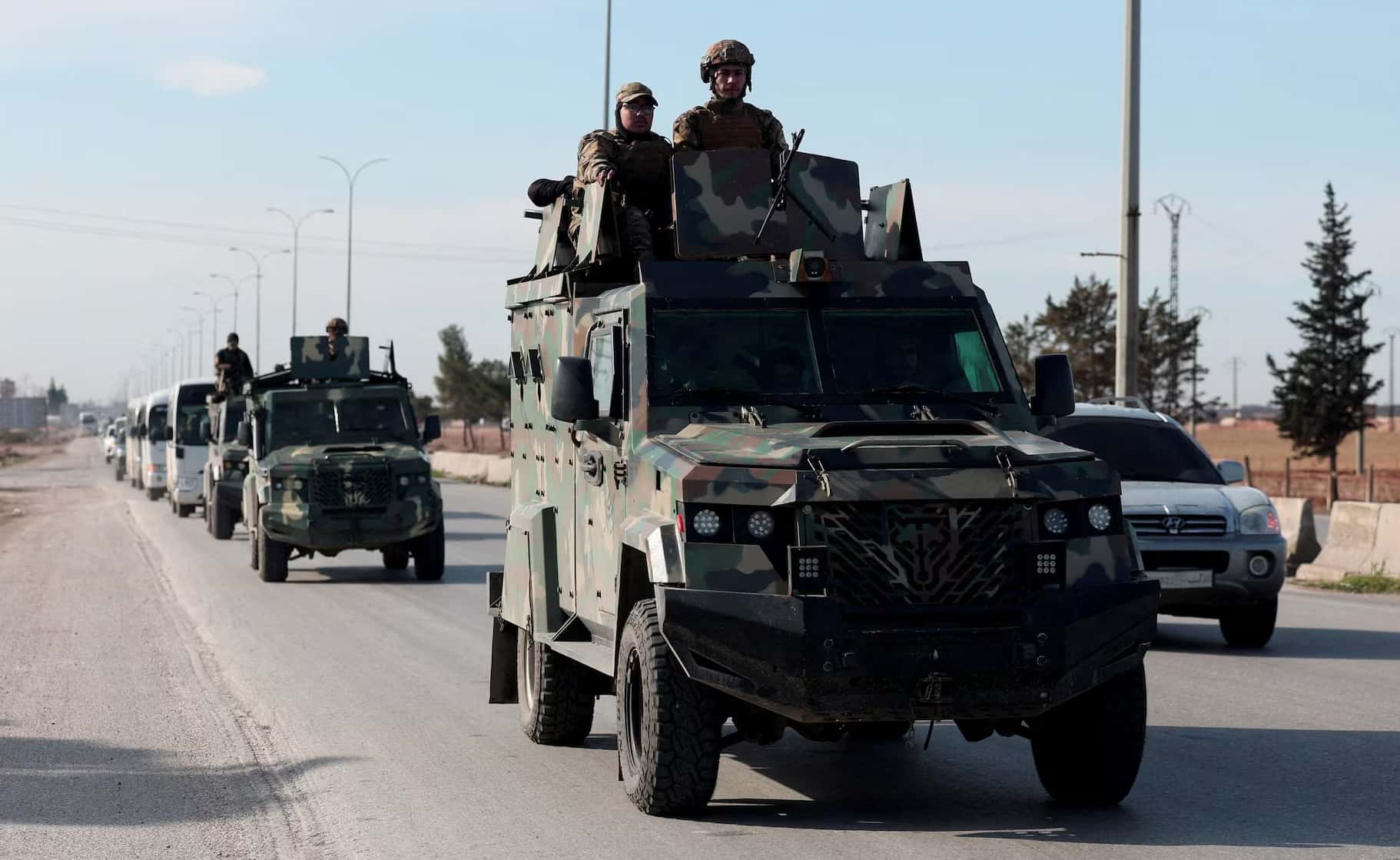 Сирийские войска в борьбе с курдскими формированиями захватили крупнейшее в стране нефтяное месторождение Омар — источники Reuters