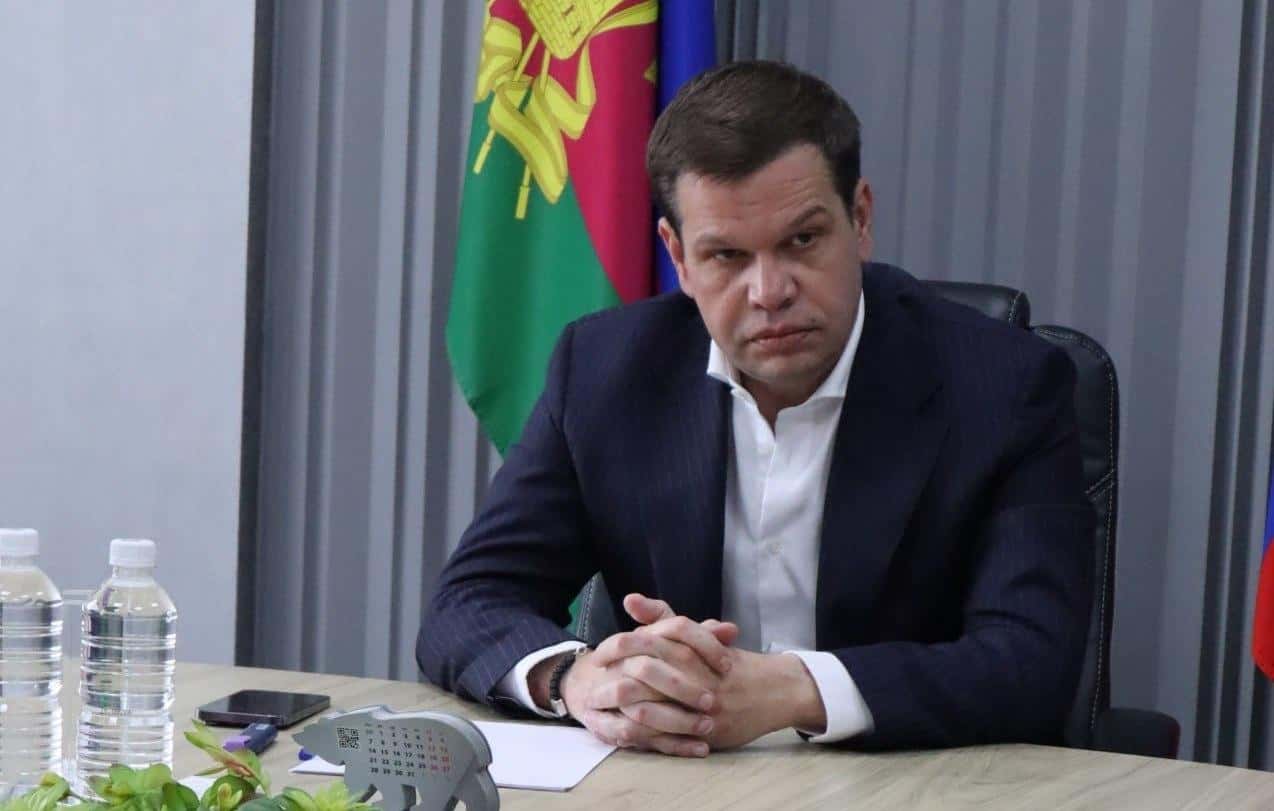 Сына и дочь депутата Госдумы Дорошенко арестовали за мошенничество. Им принадлежит компания, получавшая господряды на строительство дорог