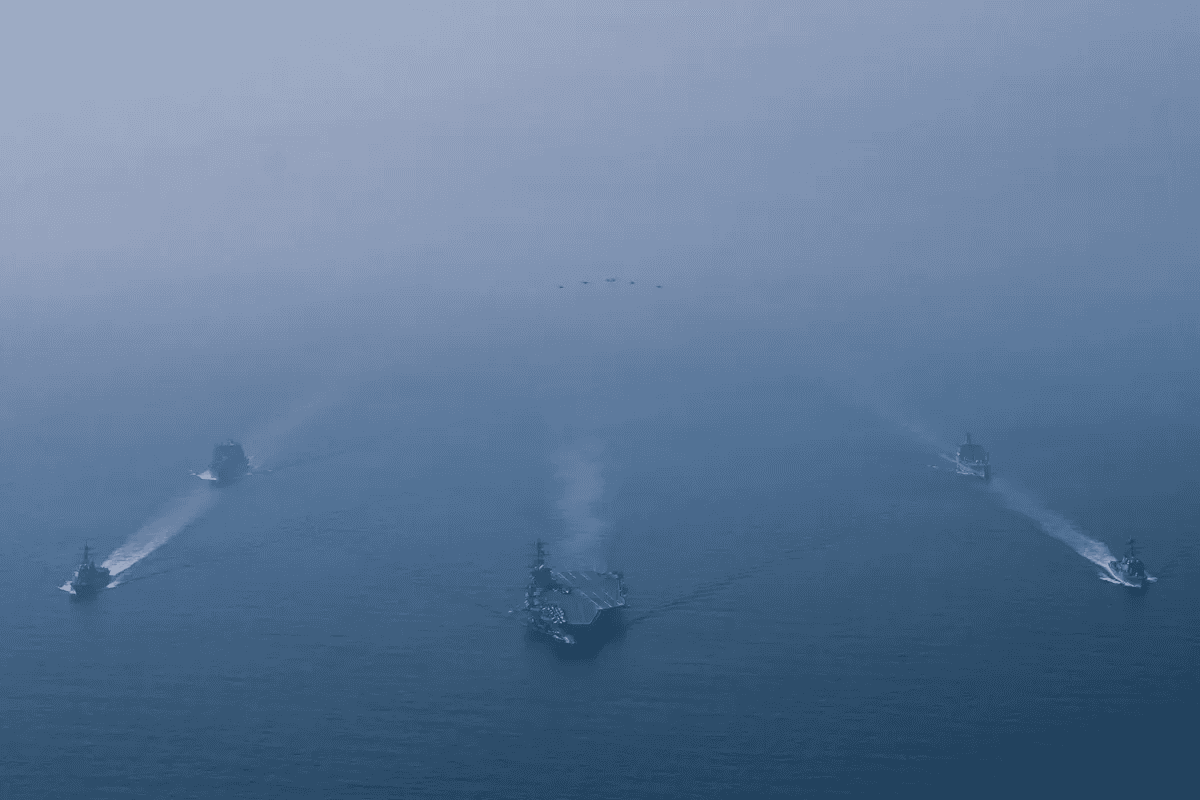 США собирают на Ближнем Востоке самую большую группировку с 2003 года — Bloomberg