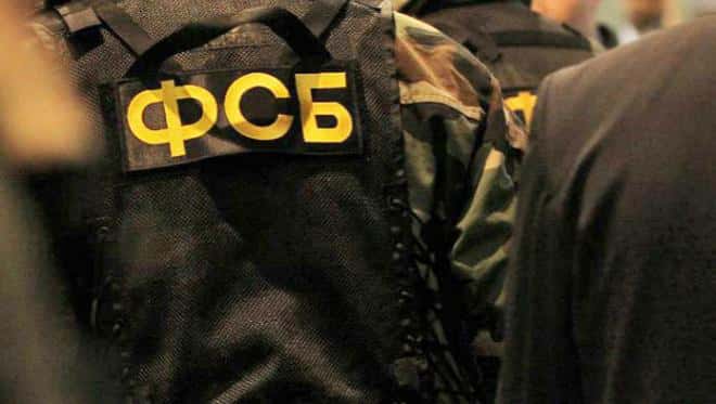 Мужчина, устроивший взрыв у здания ФСБ в Архангельске, погиб