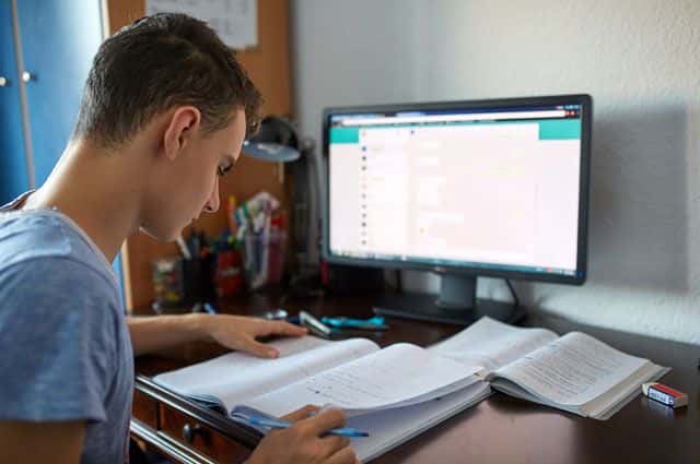 «Школьники — это идеальная пища для силового аппарата» — юрист «Агоры» об «Алгоритме» для слежки за учениками в интернете