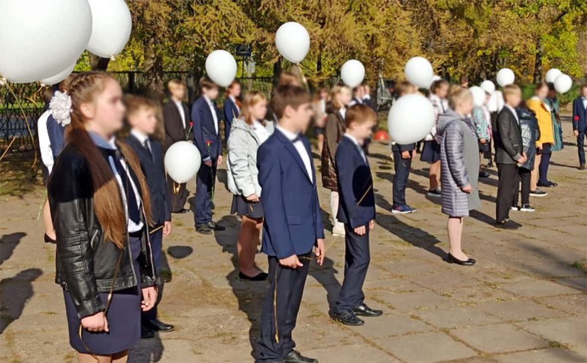 Обморок 13 школьников в Великих Луках объяснили торжественными речами «патриотической и нравственной направленности»