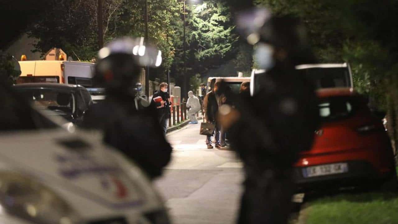 По делу об убийстве учителя истории в Париже арестованы 4 человека