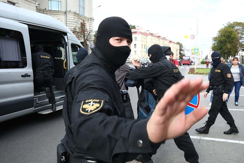 «Выламывают двери квартир и судят по уголовным делам» — зампред БАЖ Борис Горецкий о преследовании журналистов в Беларуси