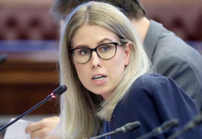 Теща, «лжесотрудники Роспотребнадзора» и неопознанное лицо. Как за 8 часов Любовь Соболь превратилась из свидетеля в обвиняемую