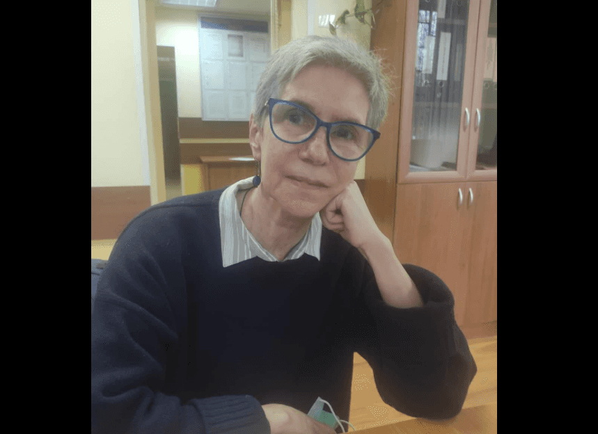 В Москве задержали преподавательницу лицея № 1553 Анну Борзенко. Ее оставляют на ночь в ОВД