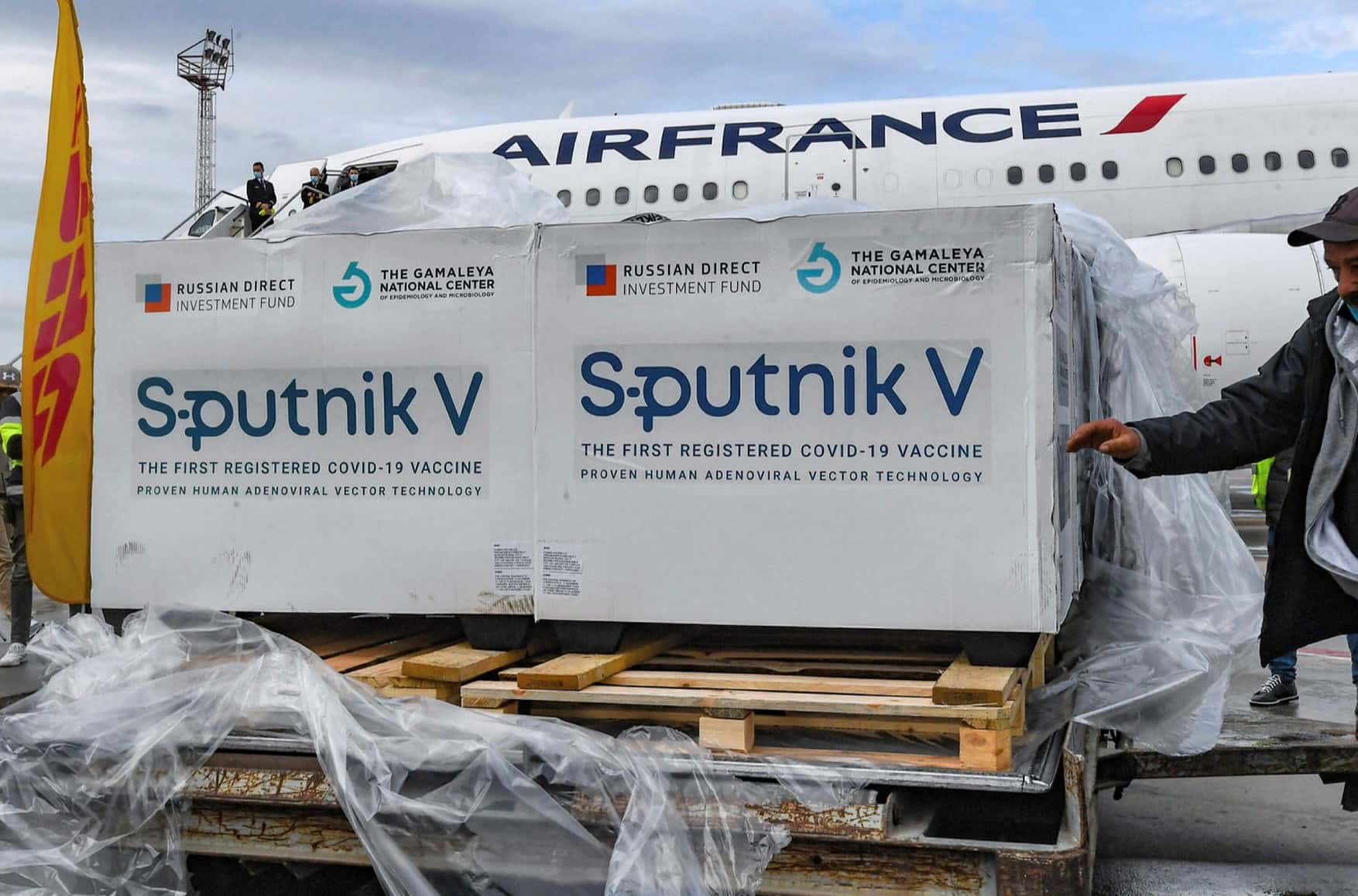 «Sputnik» and white lies. Why does a working vaccine have a bad reputation?