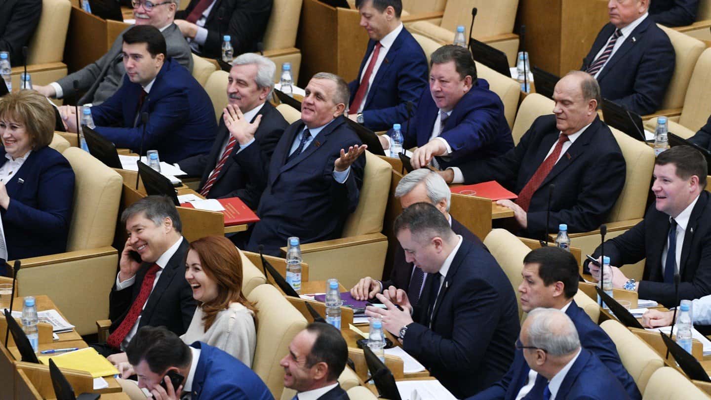 Евросоюз официально ввел санкции против 351 депутата Госдумы