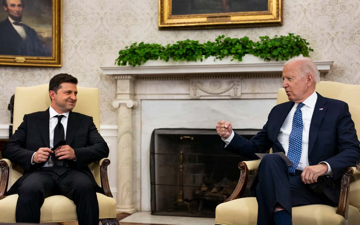 «Наконец-то у США есть президент, которого все любят, — Зеленский». Как война в Украине объединила Америку