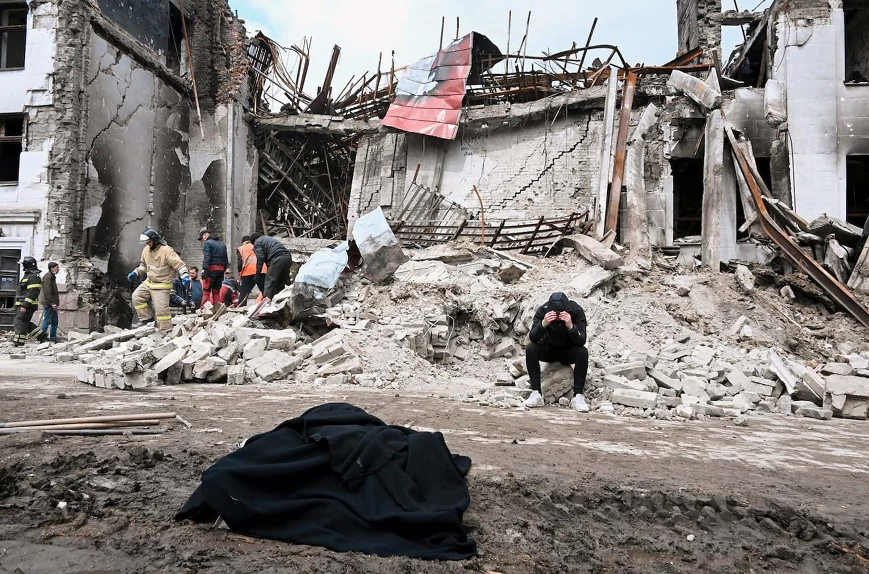 As weather gets warmer dead bodies start to decompose in Mariupol. Nearly 100,000 city residents are in danger due to unsanitary conditions