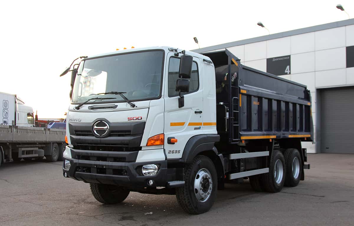 Япония запретит поставлять в Россию грузовики, самосвалы и бульдозеры. Ограничения начнут действовать с 17 июня