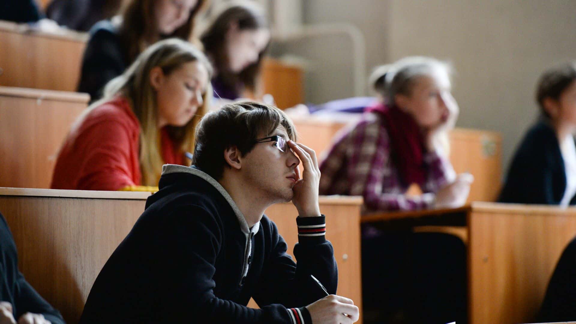 «Работы мечты больше не существует». Выпускники и абитуриенты российских юрфаков о своем профессиональном будущем  