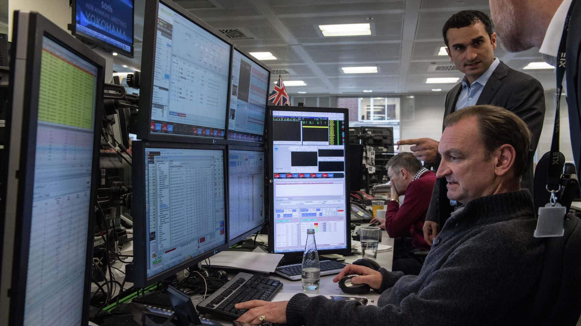 «Ъ»: Предложения ЦБ привели к панике среди российских инвесторов