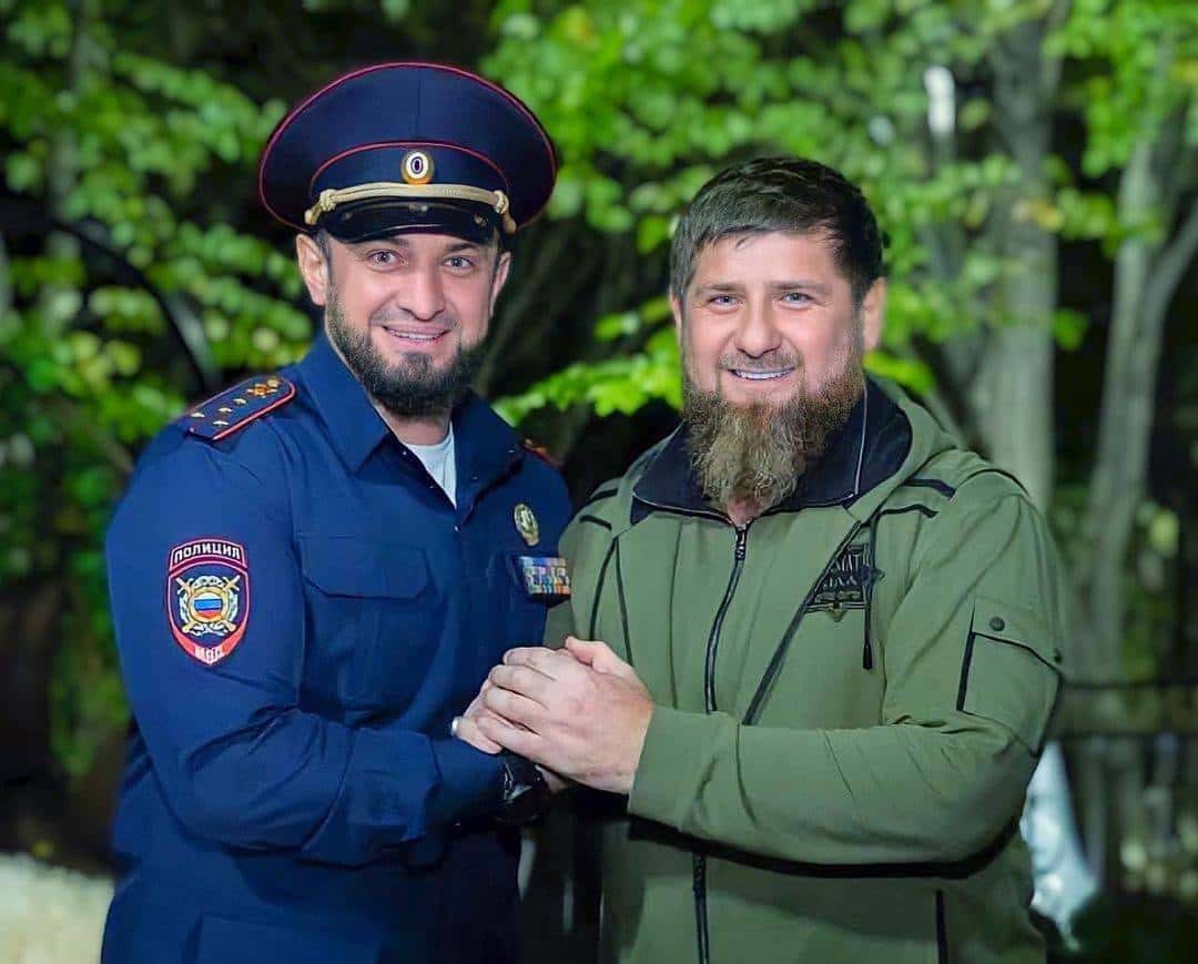 Чеченский силовик, который угрожал отрубить головы Янгулбаевым, призвал отправлять на войну в Украину всех, кто стреляет на свадьбах