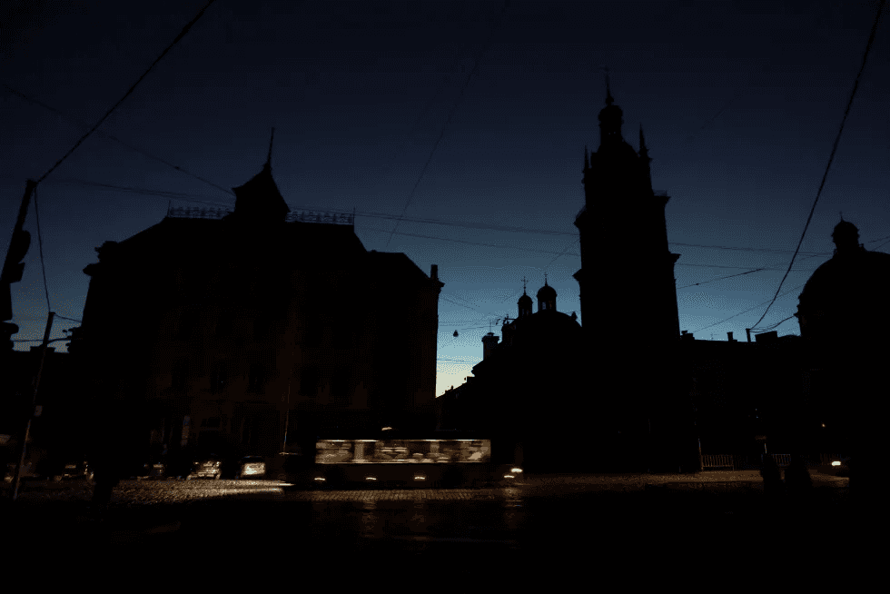 Часть Львова снова обесточена. Мэр города сообщил о российском ракетном ударе по «объекту критической инфраструктуры»