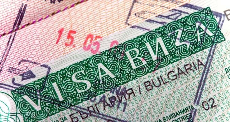 Болгария отменила безвизовый въезд в страну для россиян со служебными паспортами 