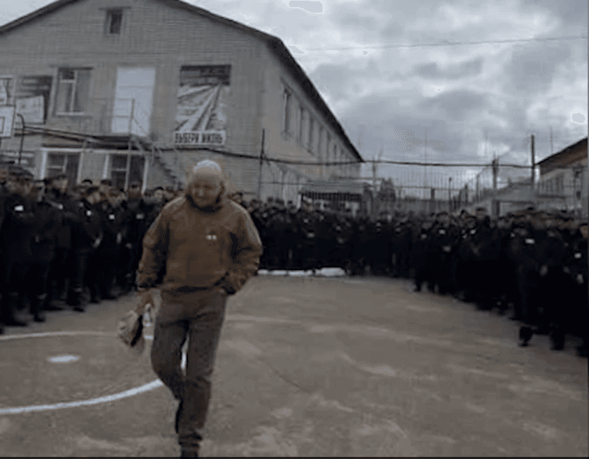 Навальный рассказал, что в его колонию приезжал Пригожин и вербовал зэков на войну