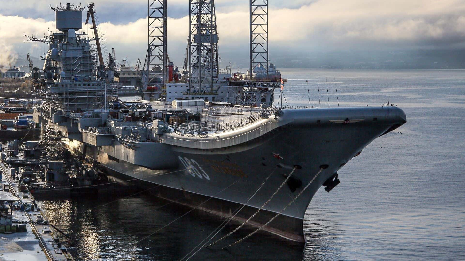 На крейсере «Адмирал Кузнецов» произошел пожар. Это единственный авианосец в России