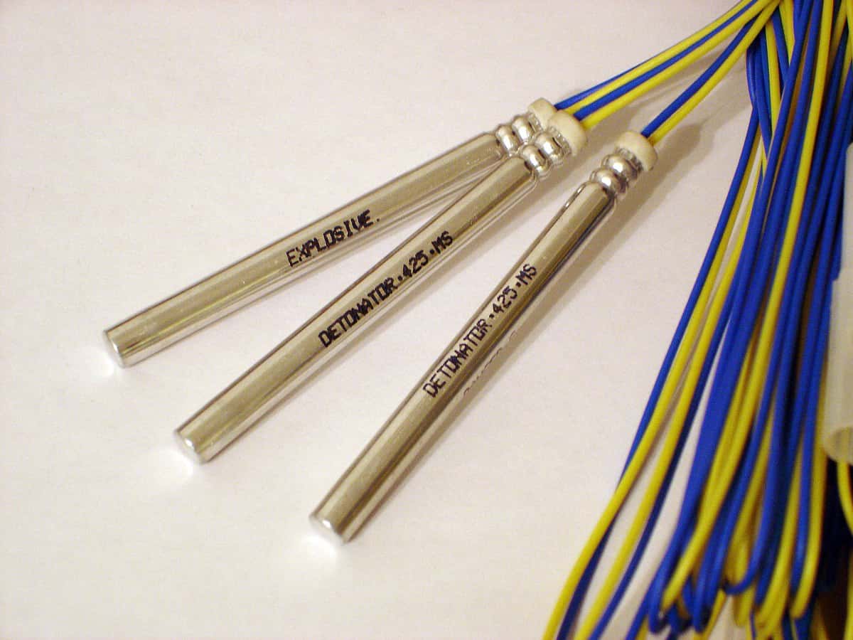 На производящем капсюли-детонаторы Чапаевском механическом заводе произошел взрыв, один человек погиб — ТАСС