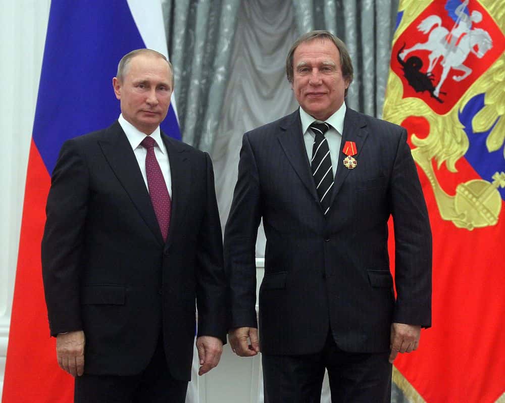 В Швейцарии нашли деньги виолончелиста Ролдугина. Четырем банкирам предъявлены обвинения — Reuters