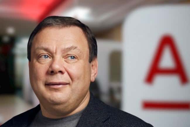 Альфа-банк подтвердил подготовку сделки по продаже долей Фридмана и Авена