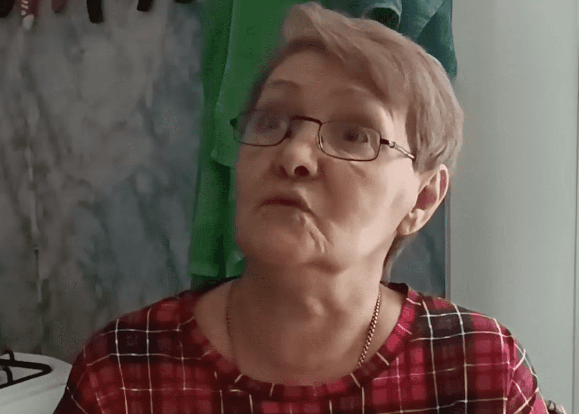 Россиянке предложили переехать из аварийного жилья на деньги, которые она получила за гибель сына-военного