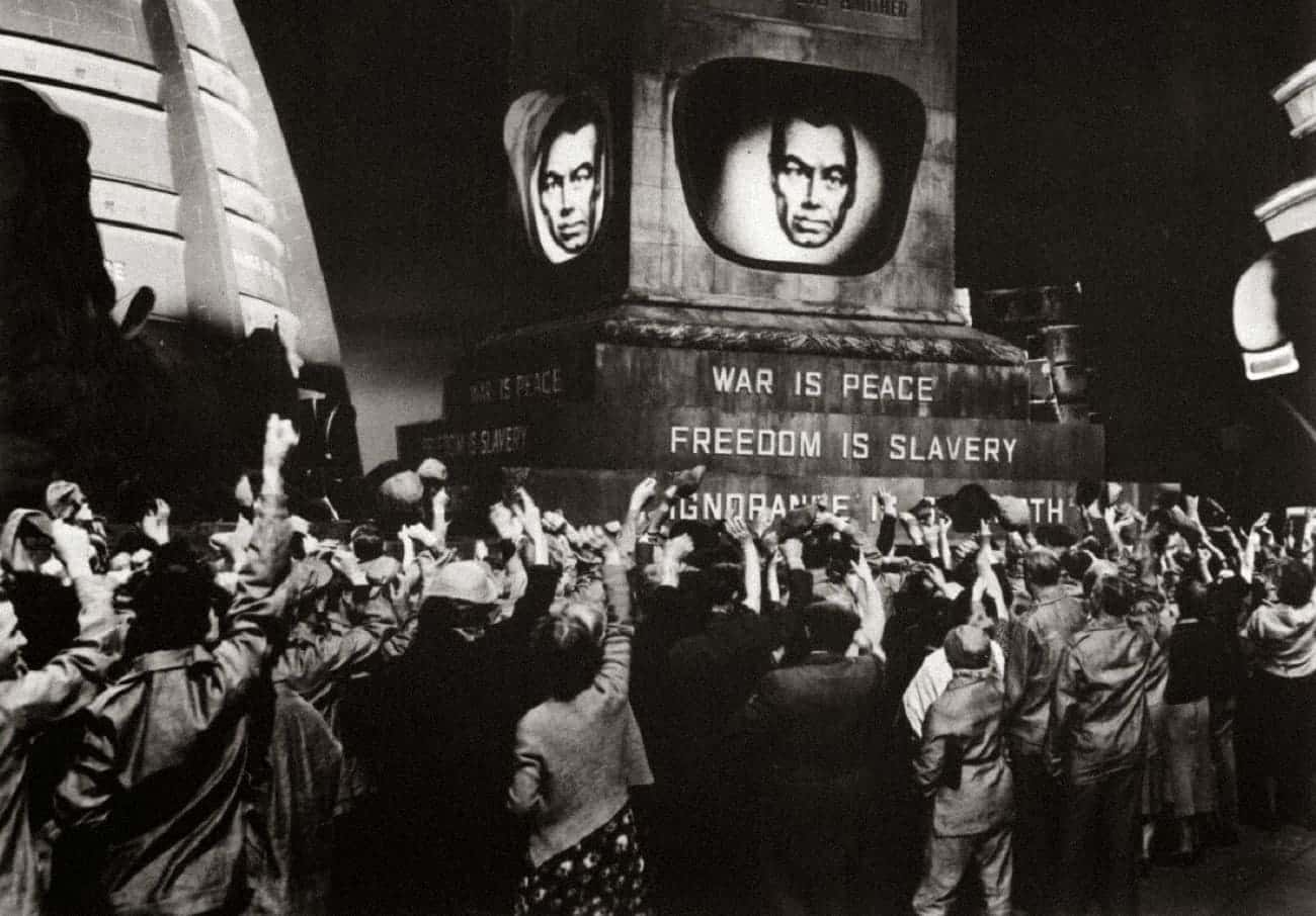 «Исключить признаки инакомыслия методами Оруэлла». Россия запретила въезд 14 британским журналистам, министру культуры и прокурору МУС