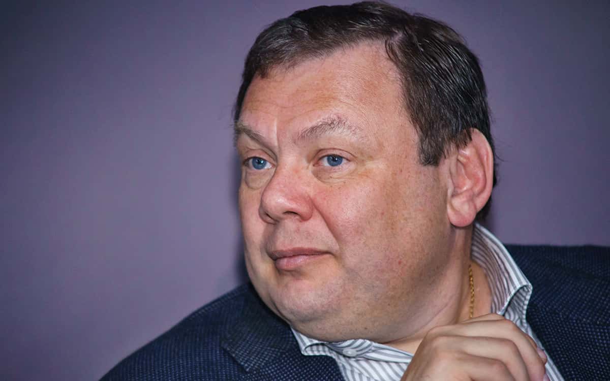 РБК: Михаил Фридман переехал из Великобритании в Израиль, но сейчас находится в России, «которую планирует посещать регулярно»