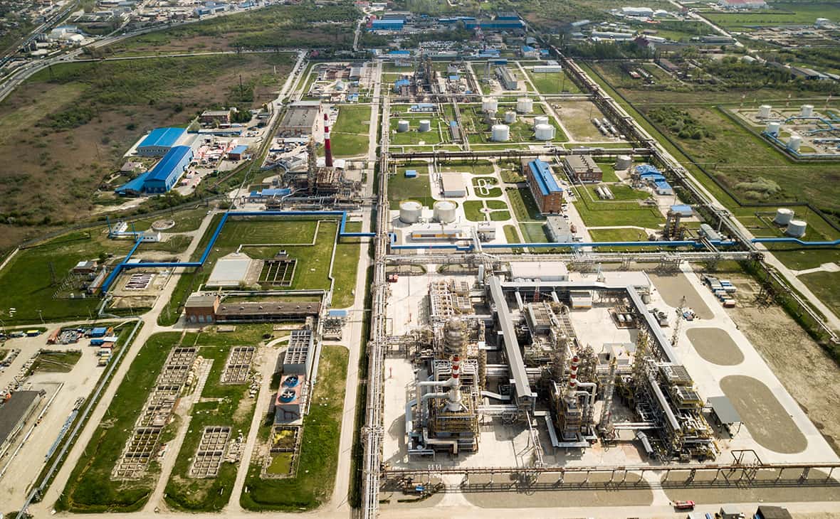 На краснодарском НПЗ случился пожар, вероятно из-за попадания беспилотника. Минобороны РФ отчиталось о 36 сбитых БПЛА