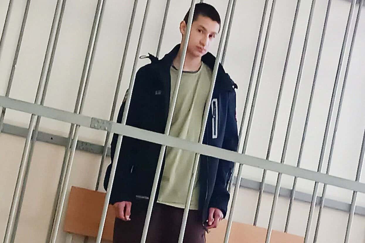 17-летнего Егора Балазейкина приговорили к шести годам воспитательной колонии за попытку поджога военкоматов