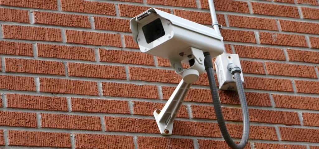 Власти РФ хотят объединить все камеры видеонаблюдения в российских городах в одну систему тотальной слежки — «Коммерсантъ»