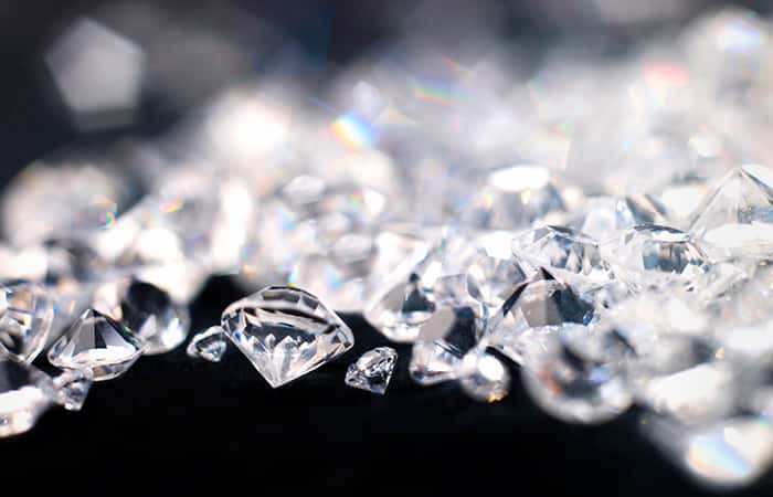 Япония запретила импорт российских алмазов с 1 января 2024 года и ввела санкции против 135 лиц и компаний