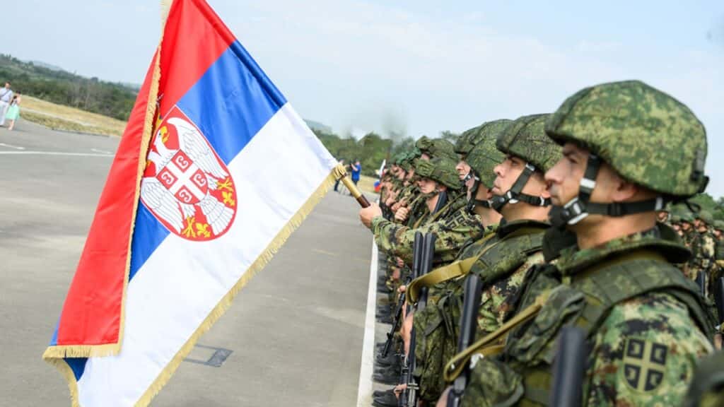 В Сербии хотят вернуть призыв в армию. Так Вучич пытается отвлечь внимание от фальсификаций на выборах и проблем Косово — политолог Джокич