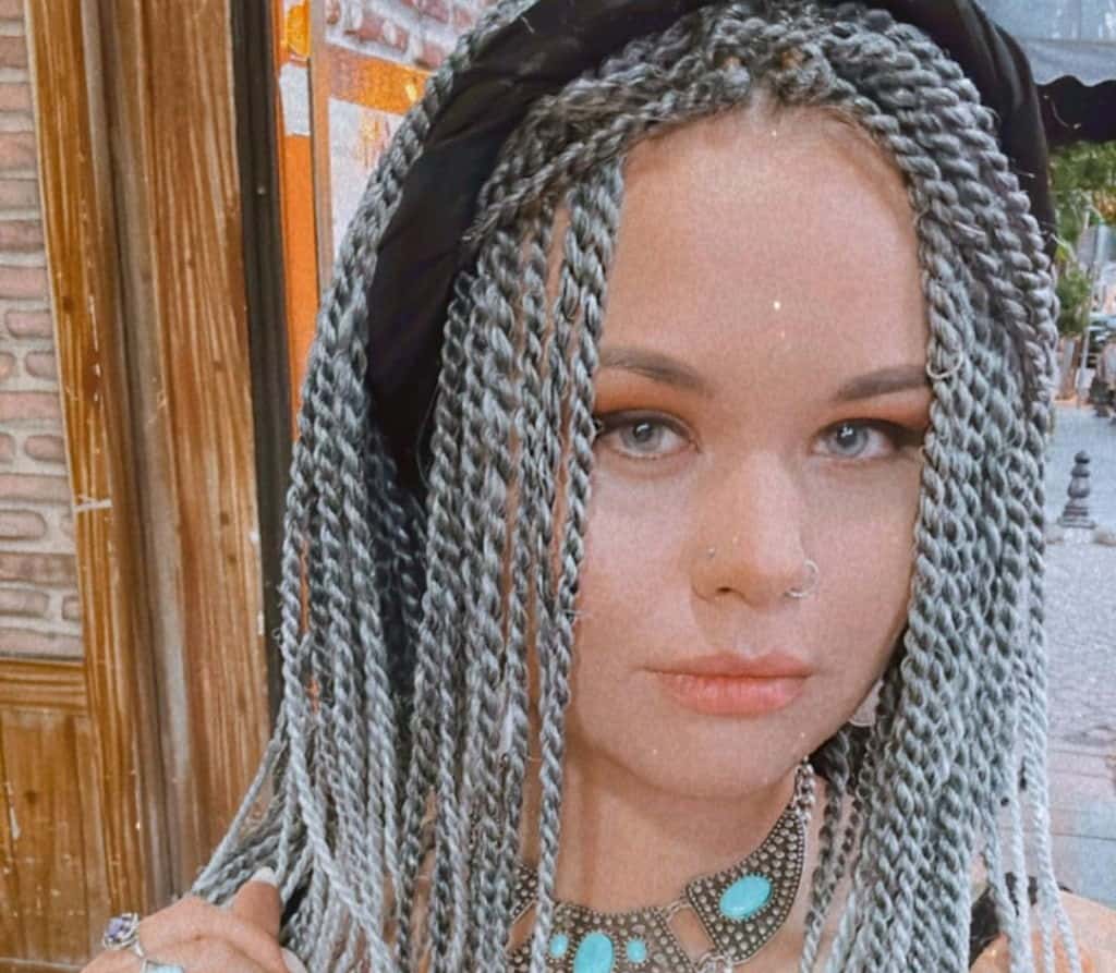 ФСБ задержала основательницу волонтерского движения «Армия красоток», которая ездила на оккупированные территории спасать собак