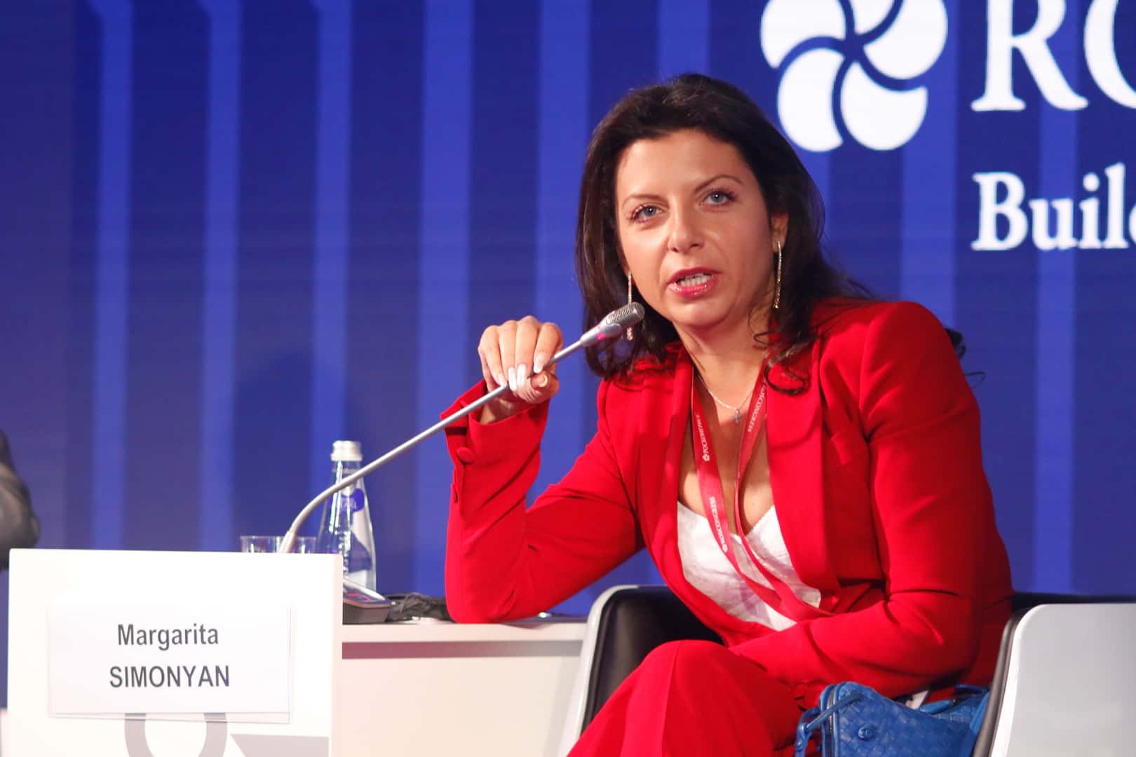 Пятая колонна Кремля. Власти России объявили войну программам обмена с США, в которых участвовали сами чиновники