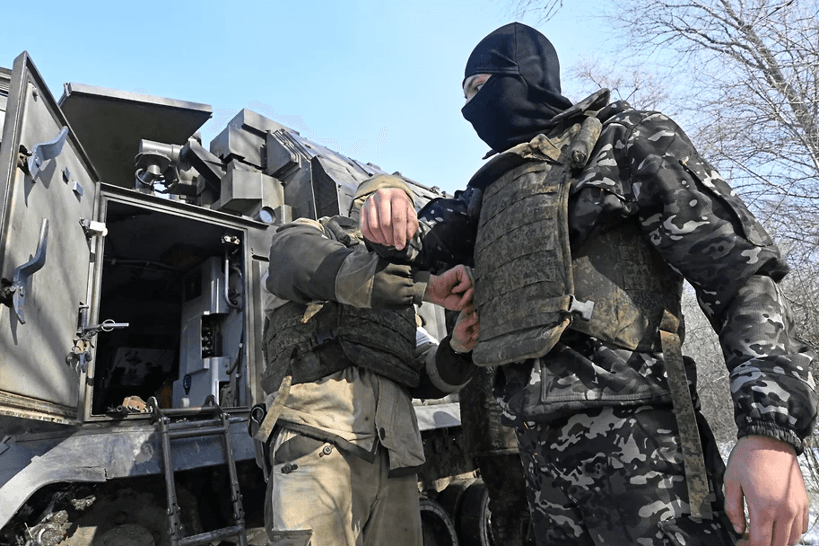 Поставщика бронежилетов и дронов для Минобороны России отправили в СИЗО по делу о мошенничестве