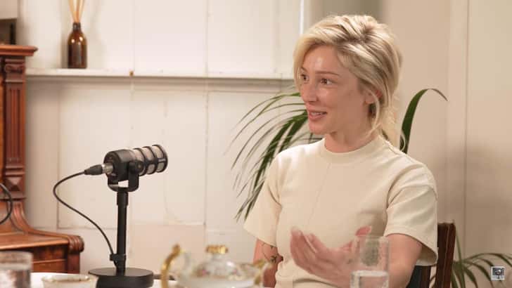 Соловьев и Потупчик помогали Ивлеевой правильно извиняться после «голой вечеринки» — «Дождь»