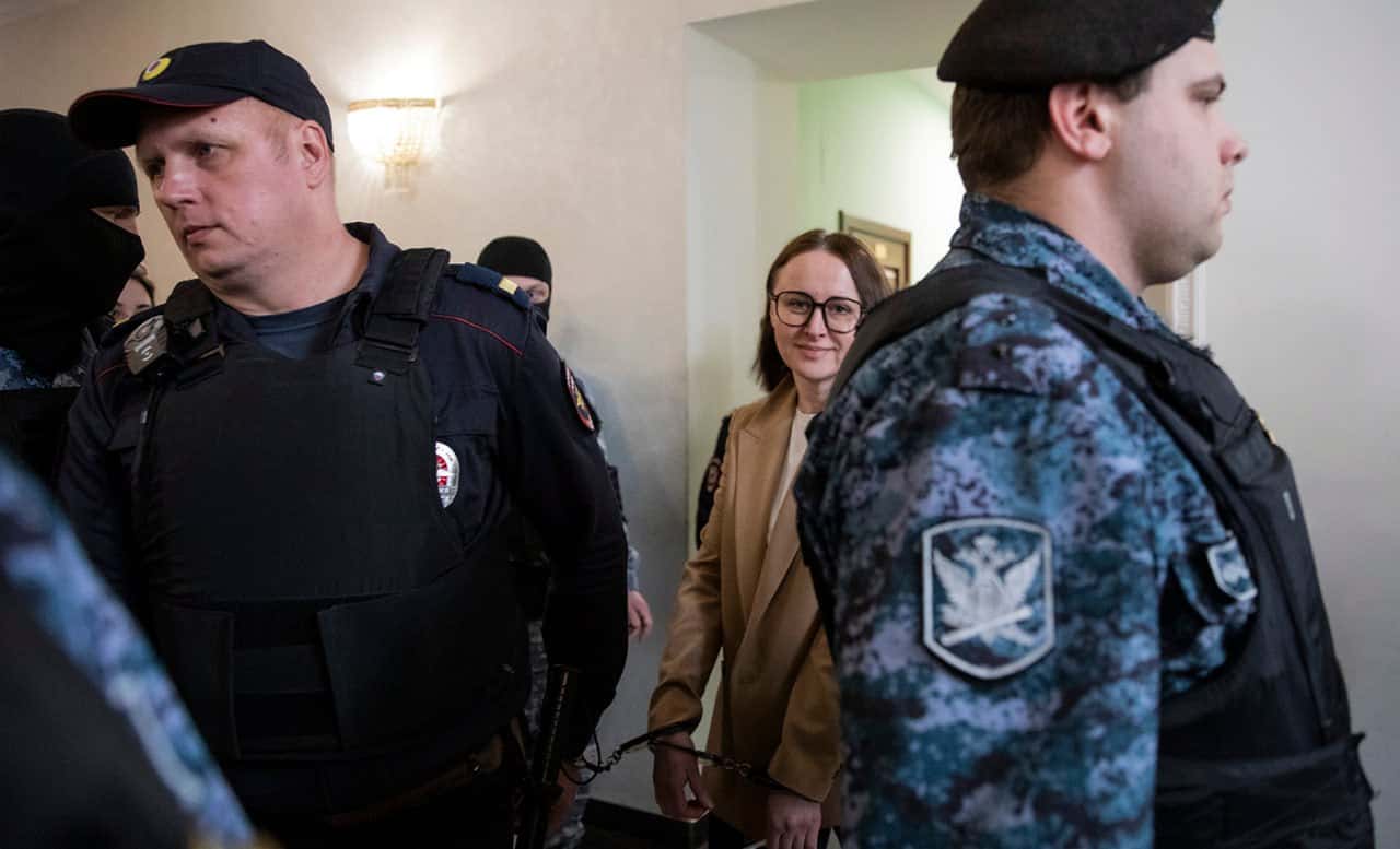 На заседании по «театральному делу» гособвинитель полтора часа читала вслух текст спектакля «Финист Ясный Сокол»