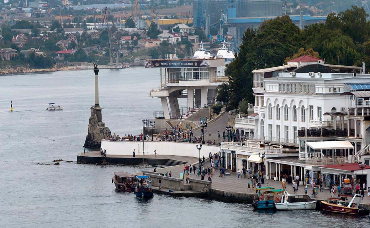 Осколками сбитой украинской ракеты в Крыму убило трёх человек и ранило 124 — «губернатор» Севастополя Михаил Развожаев