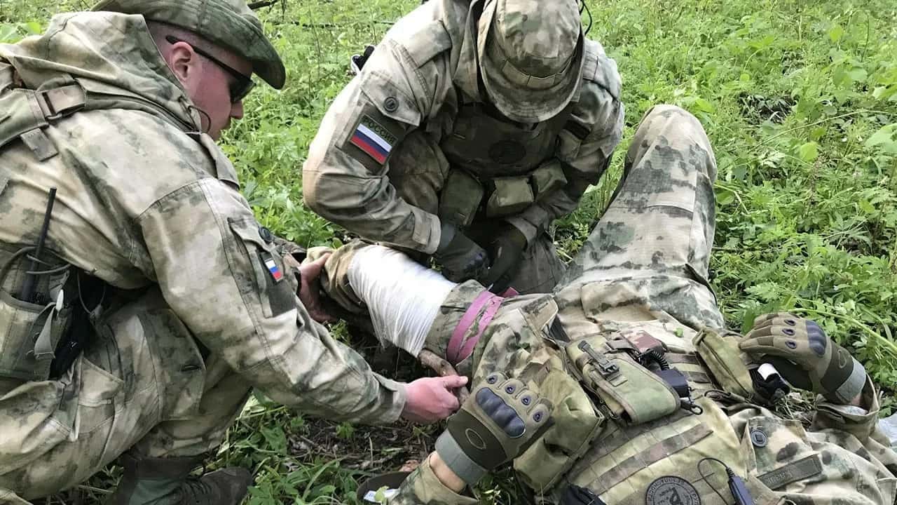 Путин урезал выплаты военным за нетяжелые ранения в три раза. В российских СМИ указ подают как новость о новых выплатах