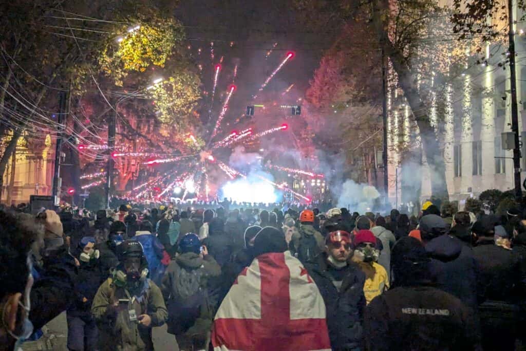 Власти Грузии перешли к «новой форме террора», участников протестных акций силой увозят из дома на допросы — заявление правозащитных групп