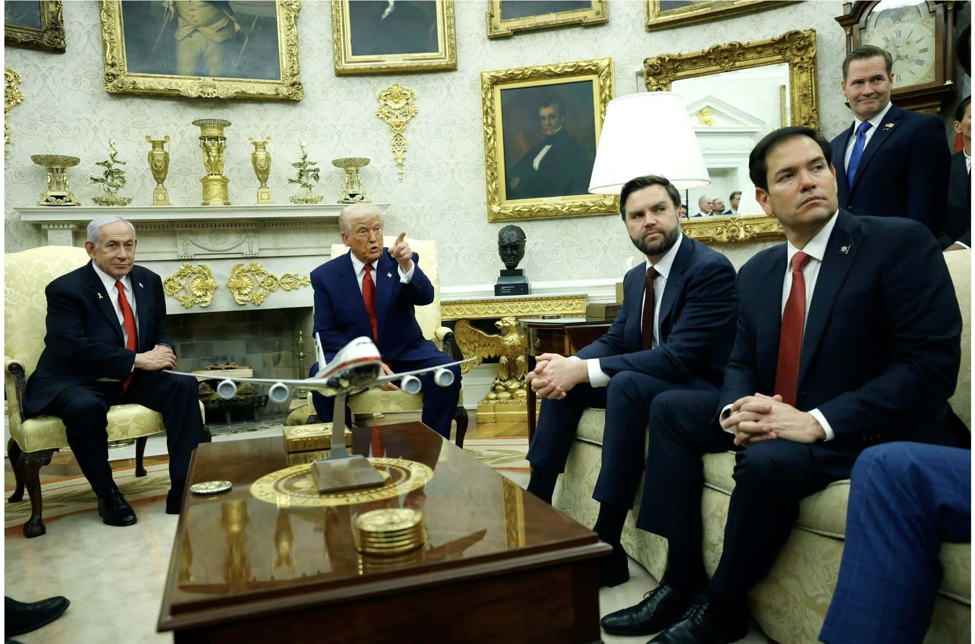 Трамп: ЕС должен закупить у США энергоносителей на $350 млрд для отмены тарифов