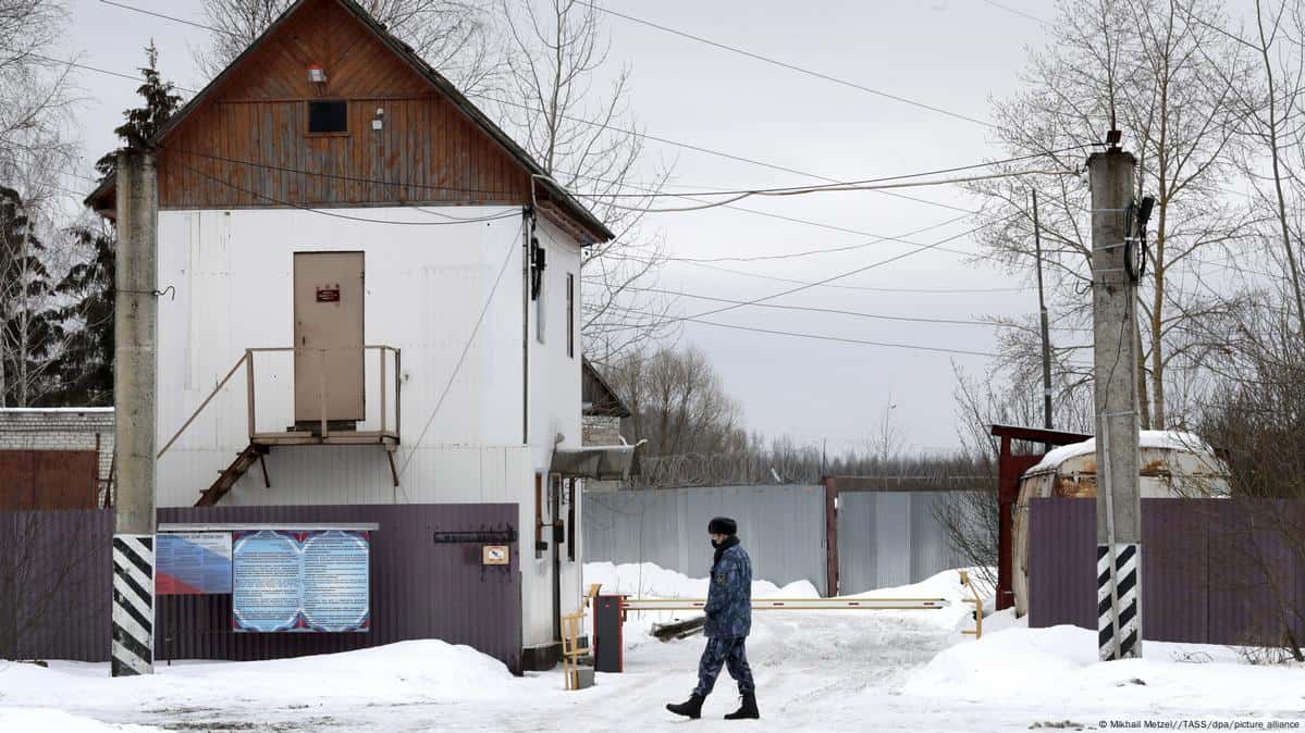 Бывшее руководство ИК-2 обвиняют в систематических взятках — в той самой колонии, где тайно записывали встречи Навального с адвокатами