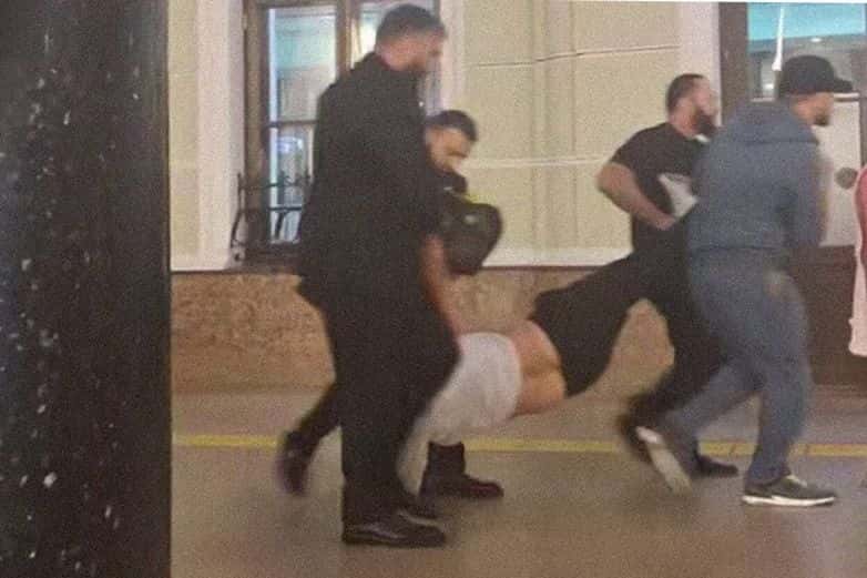 СК предъявил обвинения подозреваемым в похищении Арега Щепихина у Ярославского вокзала. В похищении участвовали чеченские силовики