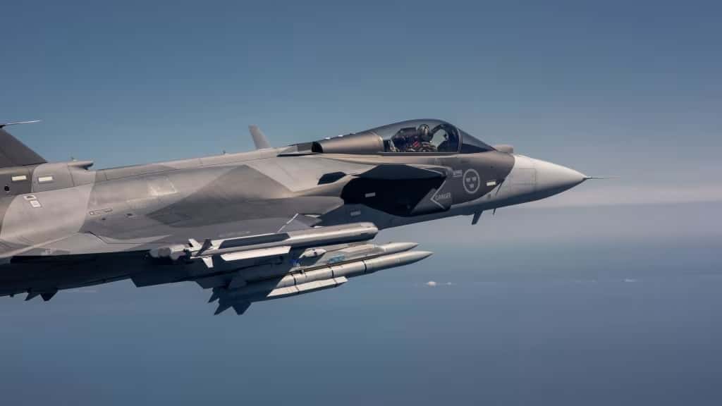 Швеция и Германия провели испытания истребителя, управляемого ИИ, в боевых условиях против пилотируемого